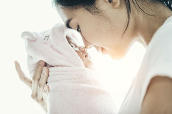 Best treatments for postpartum hair loss that work