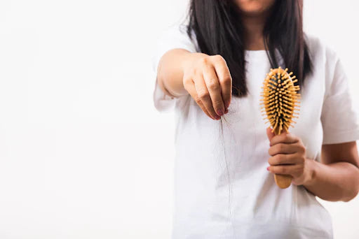 Hair Loss in Your 20s: Causes and Solutions with Hair Growth Serum